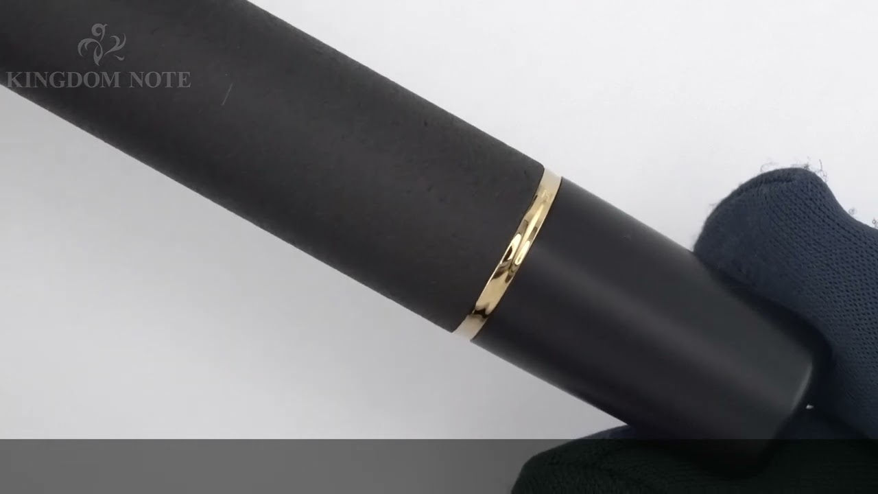 SAILOR セーラー 万年筆 エボナイト彫刻夜霞 細字 - YouTube