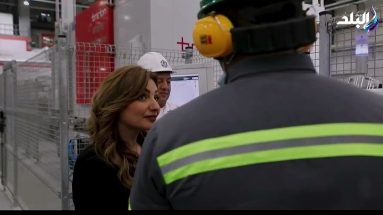 بالصوت والصورة .. شاهد مراحل تصنيع ألواح الكوارتز في العين السخنة