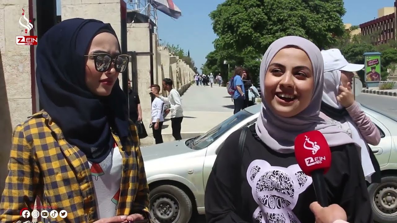 أقدم بائع ورد في جامعة حلب قصته الكاملة... تعرفوا عليها عبر زين برس