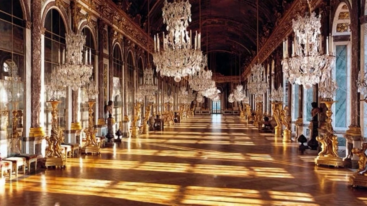 Версаль видео. Зеркальный зал Версальского дворца. Зеркальная галерея Версаль. Версальский дворец Версаль внутри.