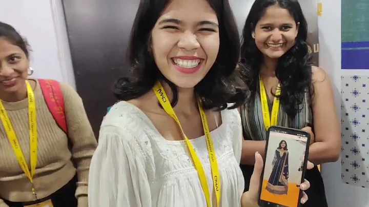 Customers tried Textronics' Try-On Virtual Dressing Room at the stall!