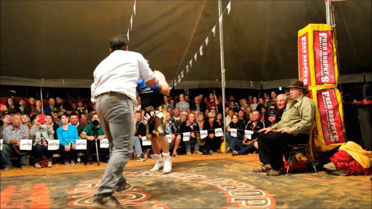 Darryl Burley fights Donald Dodds -Outback Fight Club -  Birdsville 2015