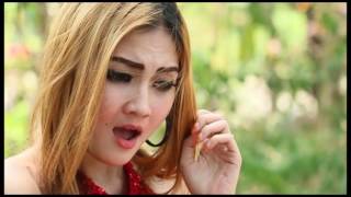 Video voorbeeld van "Nella Kharisma - Tutupe Wirang | Dangdut (Official Music Video)"