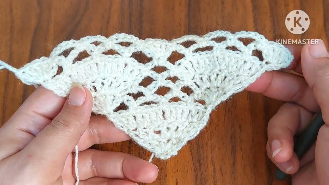 Как связать женскую шаль чудесного классического дизайна крючком.