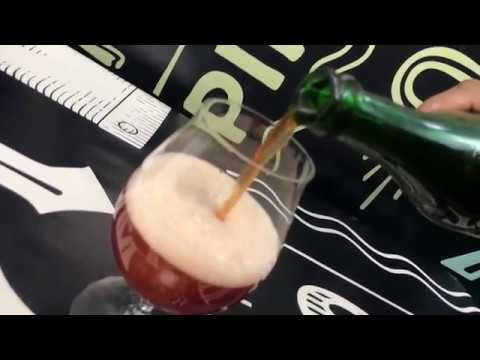 Lindemans Strawberry Lambic - YouTube