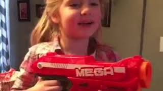 Cara Unik Cabut Gigi Ala Bocil Bule