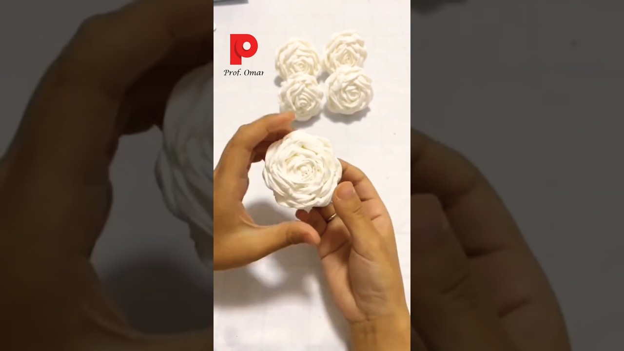 Rosas hechas con papel higiénico 