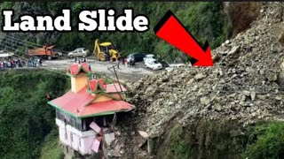 Heavy Land slides On Road Due To Rain 😱 | Bal Bal Bacha Ajj Toh 😢