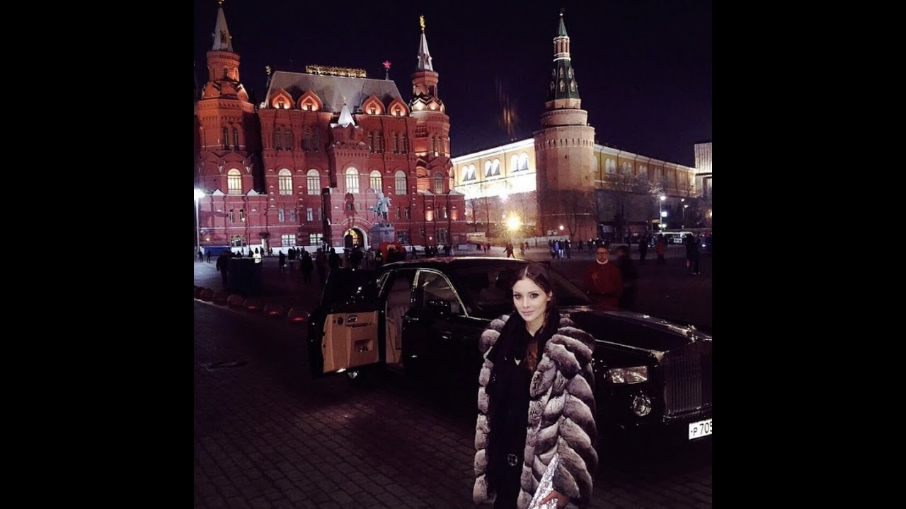 THE LUXURIOUS LIFESTYLE OF DEBORAH HUNG