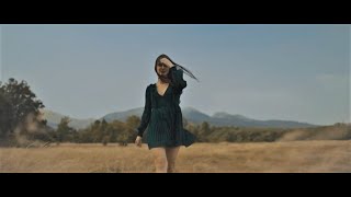 Video thumbnail of "Πεταλούδα - Δανάη Παπαδημητρίου (Official Music Video)"