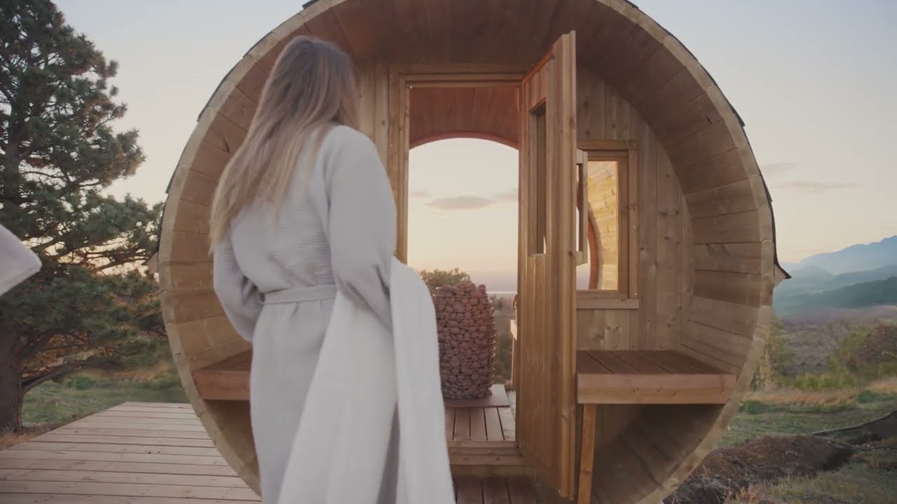 Scandinavian Rustik Outdoor Barrel Sauna