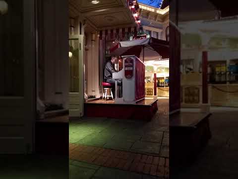 Blazing fast "Maple Leaf Rag" @Disneyland!