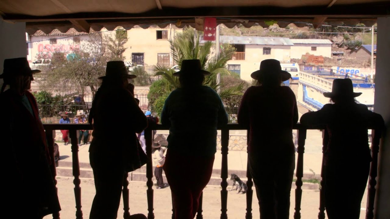 TransAlta volunteers in Peru with Light Up The World.