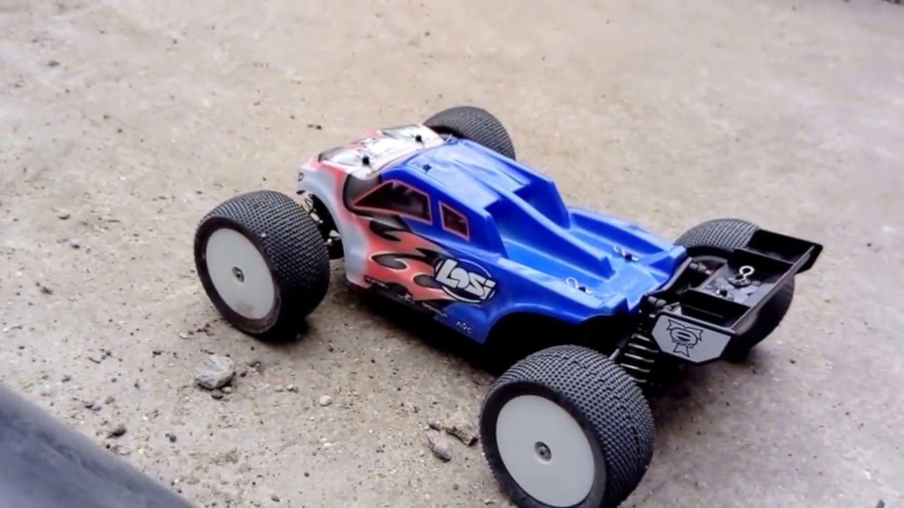LOSI Mini 8IGHT TRUGGY RACING 2017 - YouTube
