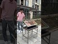 This barbecue grill is perfect for all kinds of barbecue parties, and it has a very large capacity.