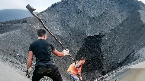 Barge unloading 3650 tons of phosphate rock - Part 2 - relaxing conveyor flow - Work on the barge