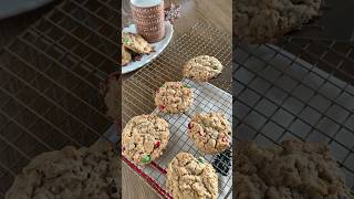 Christmas Monster Cookies - #christmascookies #holidaybaking #monstercookies