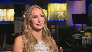 Nikki Glaser says she cut a bunch of Golden Globes jokes that were 'too mean'