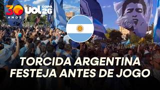 TORCIDA ARGENTINA FAZ FESTA COM BANDEIRÕES E MÚSICA ANTES DE JOGO CONTRA ARGÉLIA PELA COPA DO MUNDO