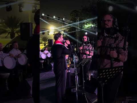 اصيل هميم وعلي هميم يغنون مايهزني على المسرح اول مرة
