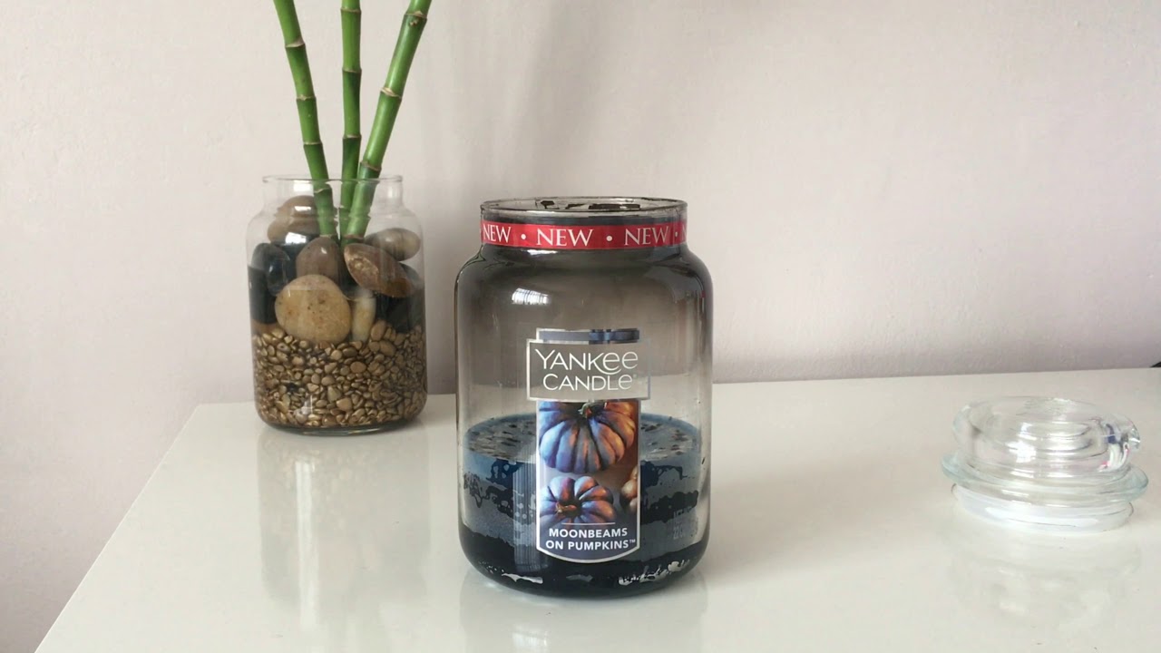 NEW Yankee Candle Review: Moonbeams on Pumpkins