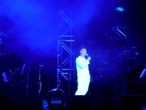 Eason Chan 陳奕迅 Europe Tour at Manchester Apollo - K歌之王