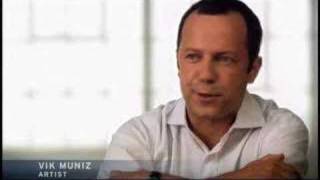 NEXT GARDE: VIK MUNIZ