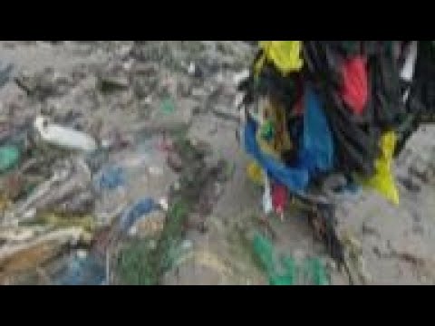 COP27 'Plastic Man' in Senegal aims to raise awareness