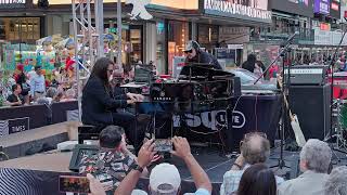 Download Lagu Flight Of The Bumblebee live in Times Square (Presented by Carnegie Hall) MP3