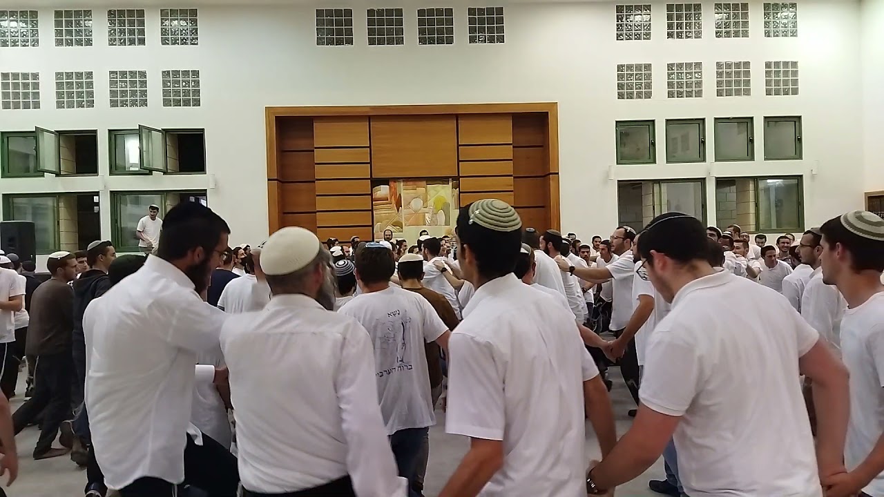 באו זרים למקדשי - יאתיו - שיר מרגש ומקפיץ לחנוכה - ישיבת 