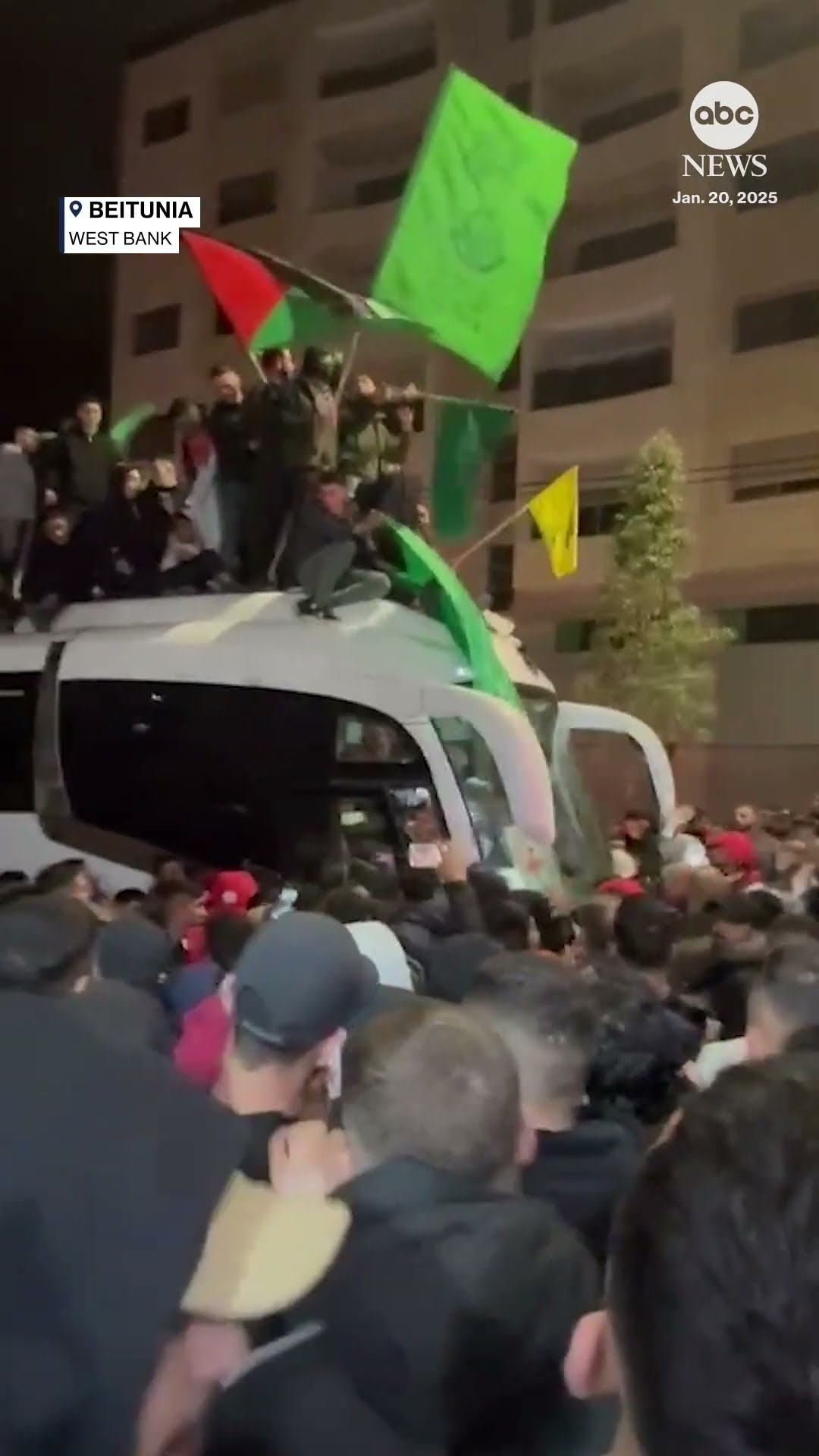 First group of Palestinian prisoners released from Israeli custody amid ceasefire deal