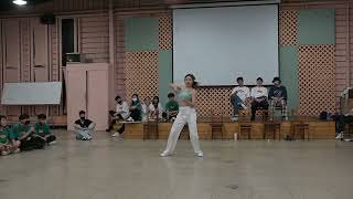 張晴瑜 - 政大熱舞社Judge show case