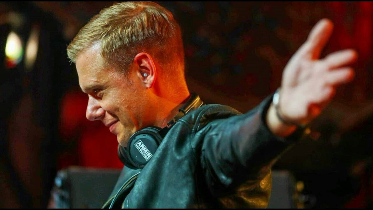 Armin van buuren intense critic - intrapolre