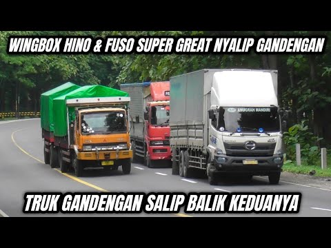 Tronton Wingbox Hino & Super Great Nyalip Kiri Gandengan, Truk Gandengan Salip Balik Keduanya