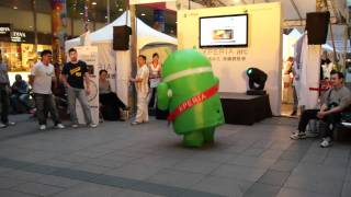dancing android