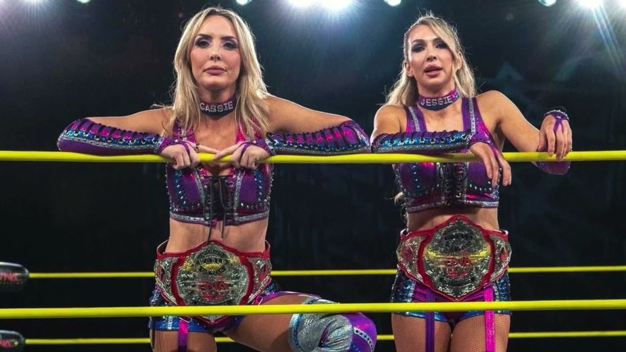 CASSIE LEE & JESSIE MCKAY 