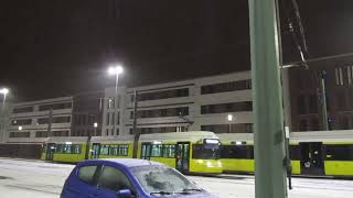 Anfahrende Strassenbahn Bei Vereister Oberleitung Mit Geringem Sollwert