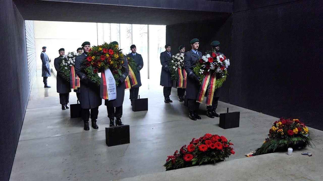Volkstrauertag 2025 Bendlerblock Kranzniederlegung