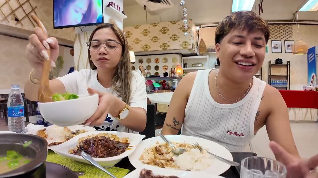 VLOG1: WHEN IN MALAYSIA 🇲🇾 (TRYING FILIPINO FOOD) 