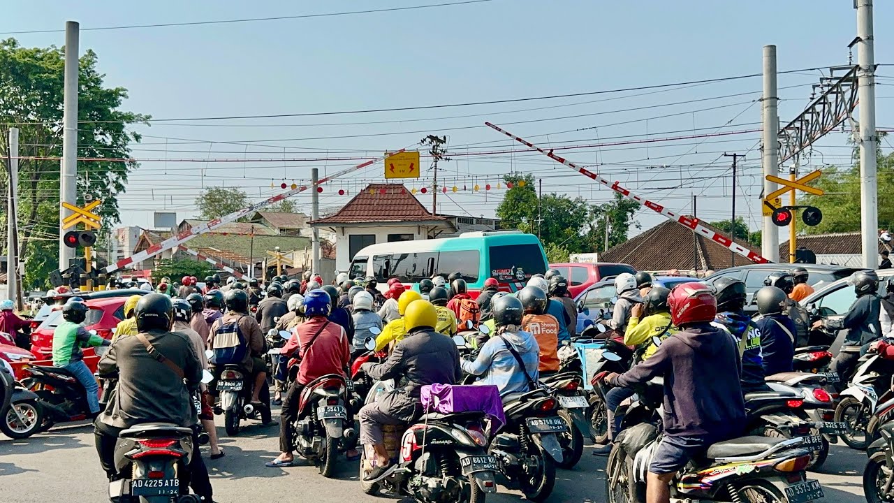 UPDATE TERBARU!, Perlintasan Kereta api Pasar Nongko Kota Solo, Jawa Tengah