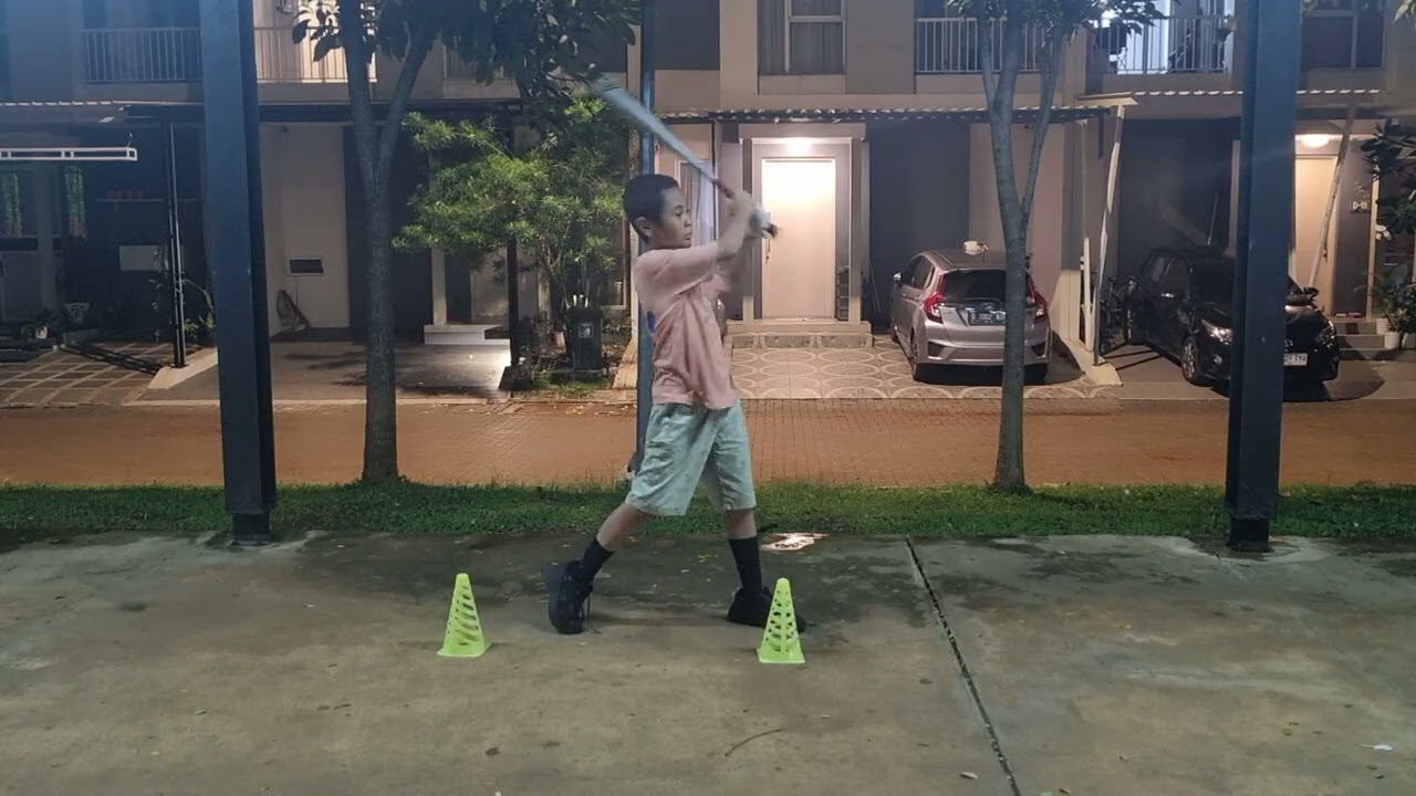 Batting Practice with a Shuttlecock: Improve Your Swing Anywhere! (My Home work 😉)