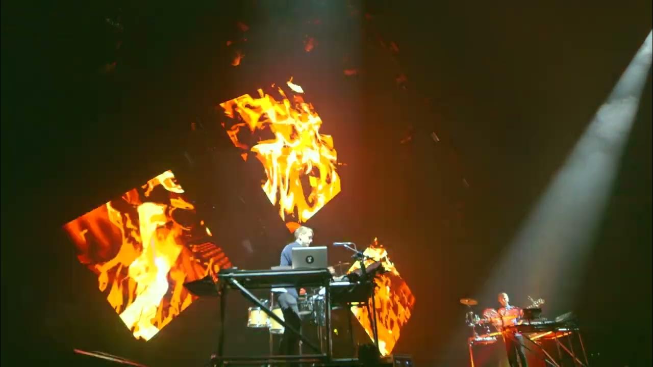 Disclosure When A Fire Starts To Burn (Live from Alexandra Palace) YouTube Disclosure When A Fire Starts To Burn (Live from Alexandra Palace) YouTube
