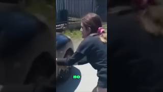 Nancy Se Volvió Loca Y Destruyó Un Auto