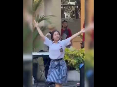 Viral Dua Pelajar Bantu Pengamen Menyanyi di Malioboro Yogyakarta