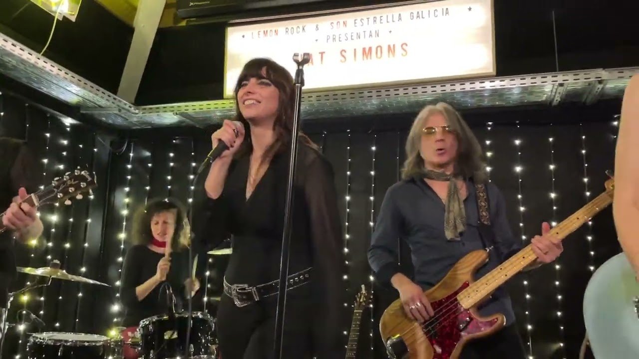 Nat Simons - Queen of Noise (The Runaways) / Lemon Rock Granada 13/02/25 FELINAS TOUR