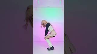 Le Sserafim (르세라핌) 'Perfect Night (Holiday Remix)' Dance Cover In Fashion Chingu Outfit ⭐️ #Shorts