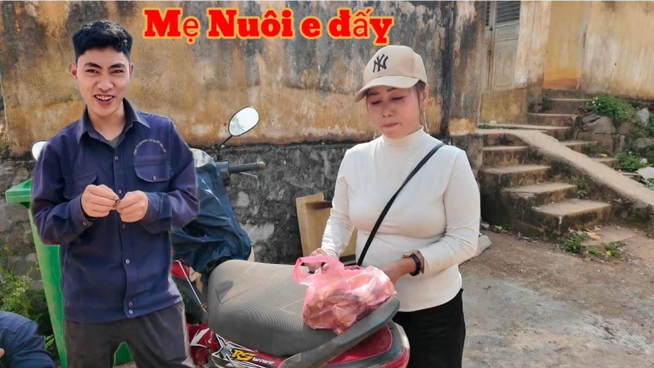 E Phong Chạm Mặt Mẹ Nuôi Tại Nhà Mới Bất Ngờ Với Món Quà Đặc Biệt Chuẩn Bị Tân Gia