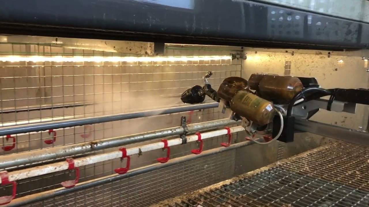 Lavage poussinière volière avec robot de lavage vo Cleaner