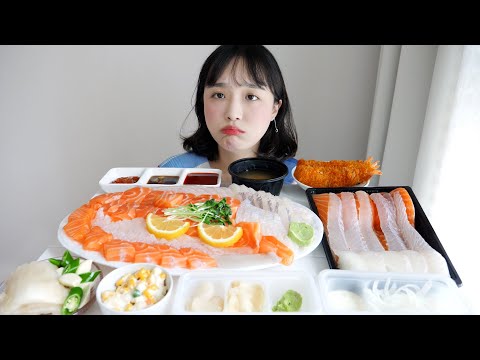 <strong>광어회</strong> 연어회 먹방 🐟 아… 내 녹화 버튼ㅜㅠㅠ ft. 광어초밥, 연어초밥 REALSOUND MUKBANG | Salmon, Sushi :D