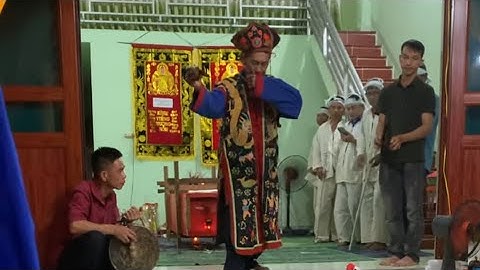 Thầy Tào Làm Lễ Trước Khi Xuất Quan